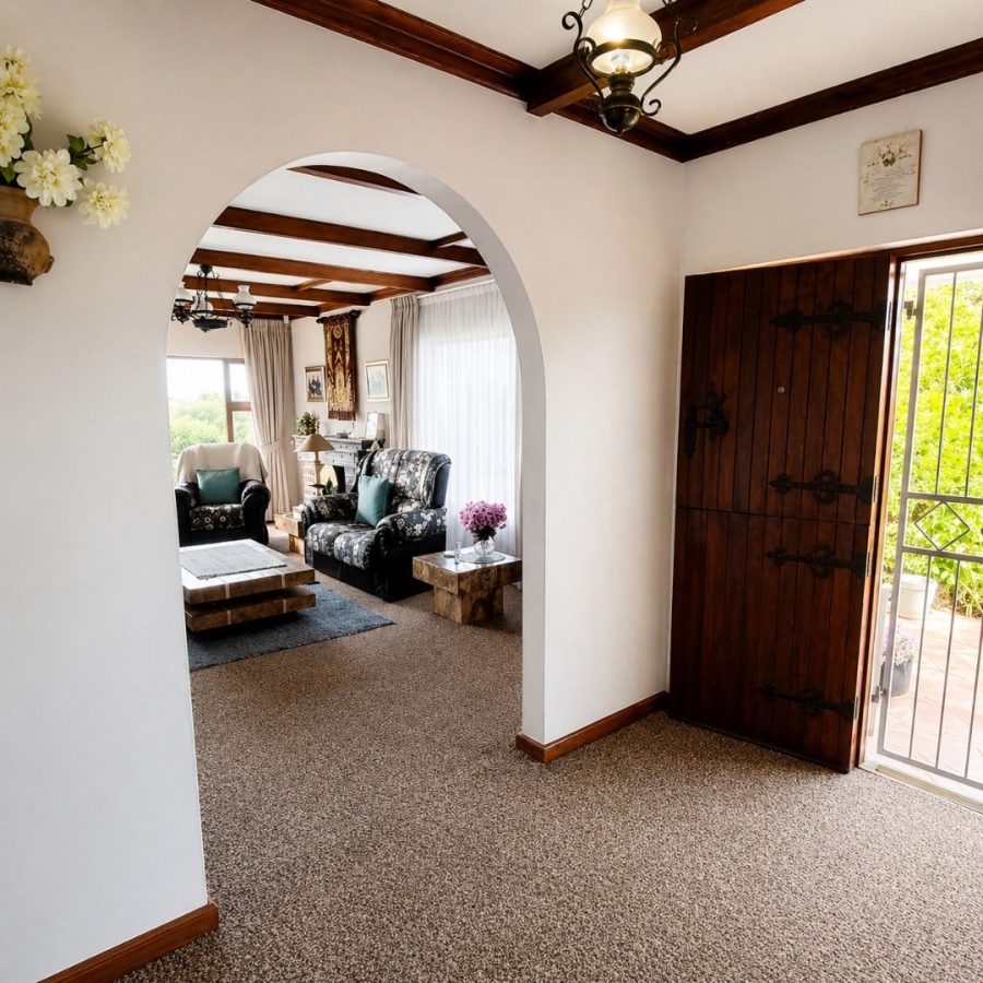 5 Bedroom Property for Sale in Vincent Heights Eastern Cape